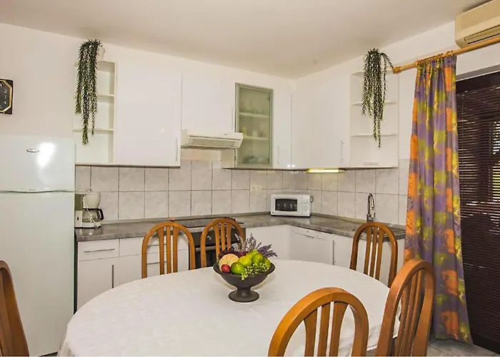 Apartament Gorgeous In With Sauna Kampor